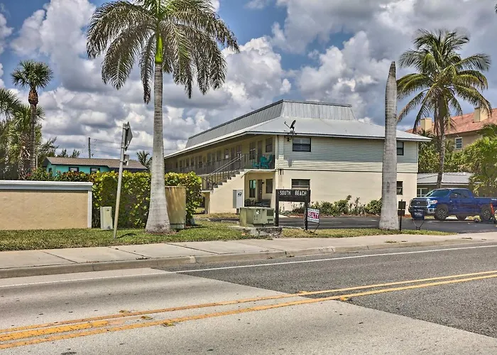 Idyllic Fort Pierce Retreat - Walk To Beach!