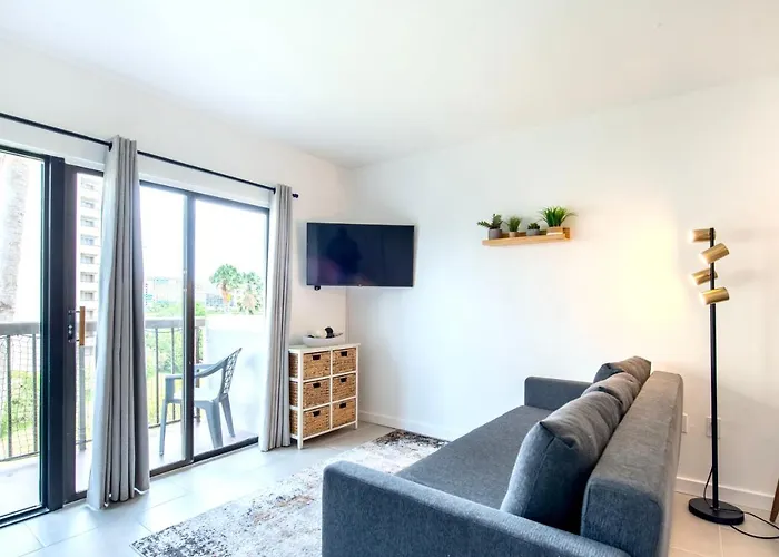 Studio Near Universal Studios With Great View