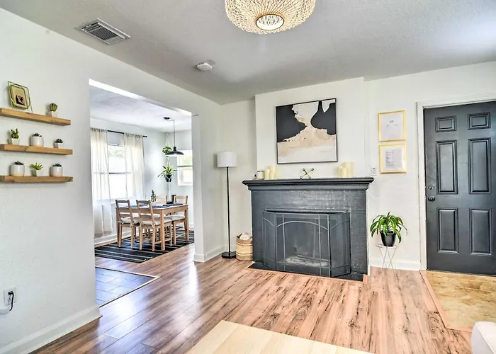 Family-Friendly Clearwater Home W/ Game Room!