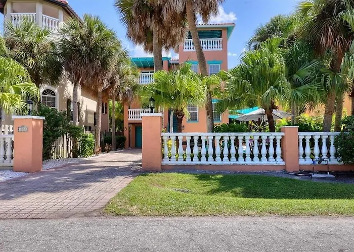 Tropical Luxury Pool Home By The Beach With Roof Top Lounge Centrally Located On Anna Maria Island