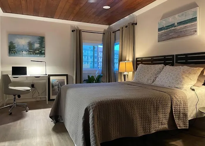 Shares View Luxury Apt