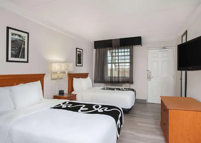 Baymont By Wyndham Fort Myers Central