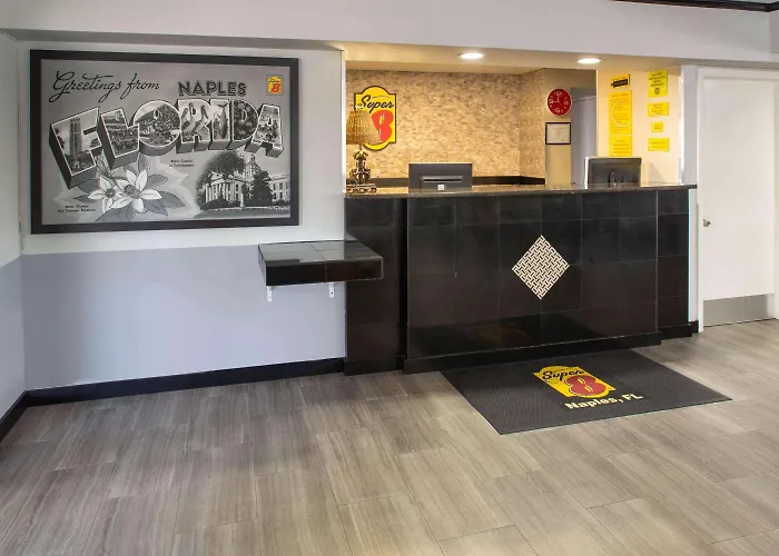 Super 8 By Wyndham Naples