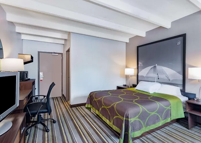 Super 8 By Wyndham Melbourne