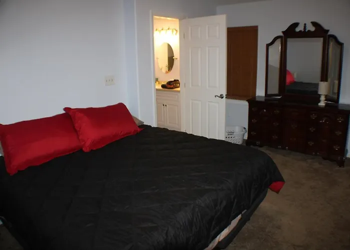 Navarre Beach Escapades-Pet Friendly (Adults Only)