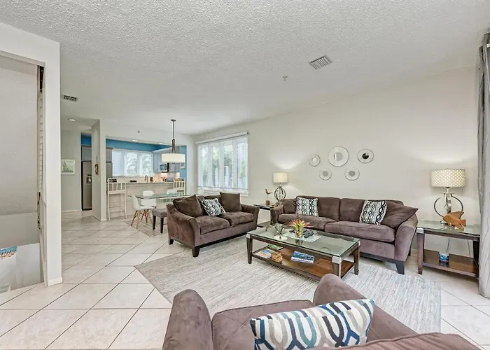 Longboat Key Cedars Beach House-Pet Friendly-2 Minute To The Beach