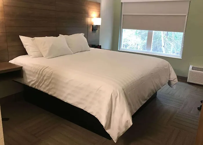 Baymont By Wyndham Lake Park Valdosta I75