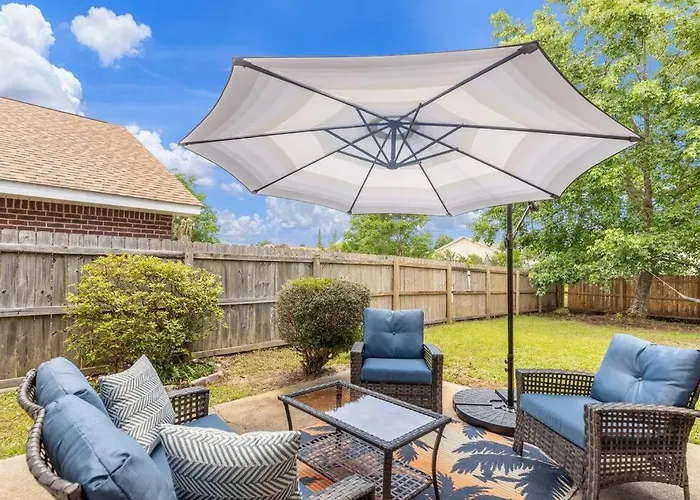 Seaside Sanctuary Close To Navarre Beach!