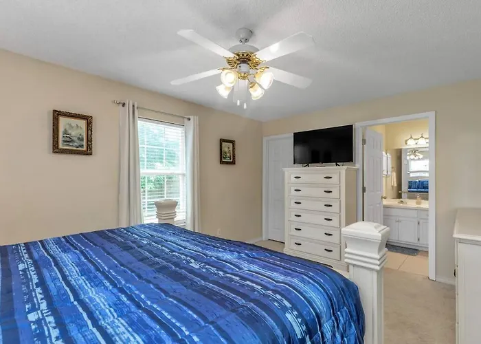 Seaside Sanctuary Close To Navarre Beach!