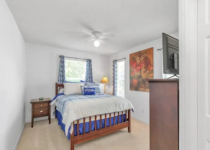 Seaside Sanctuary Close To Navarre Beach!