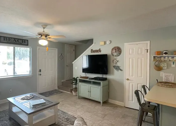Sunny Daze: Beachside Family Resort