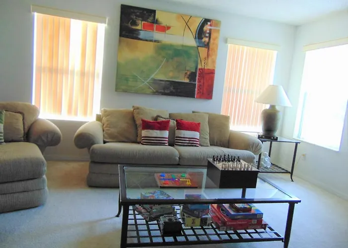 279 Square Meter Luxury Waterfront Home, Private Pool 15 Minutes From Disney!