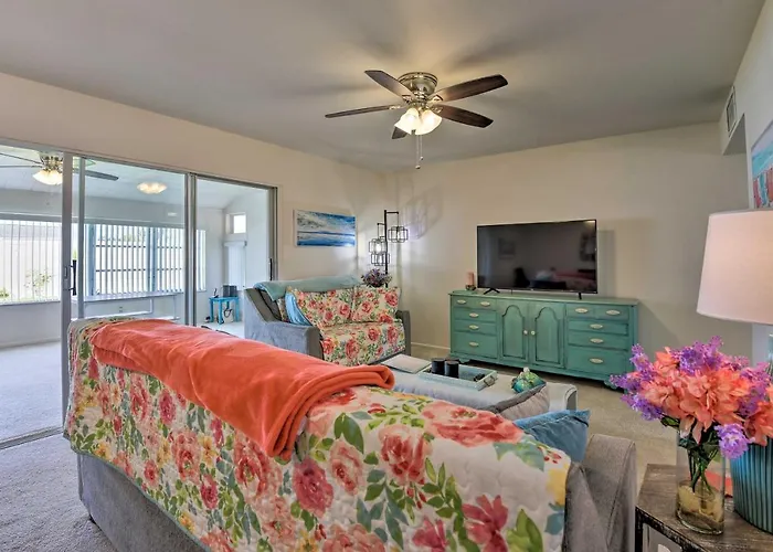 Pool Access: Ranch-Style House In Sun City Center