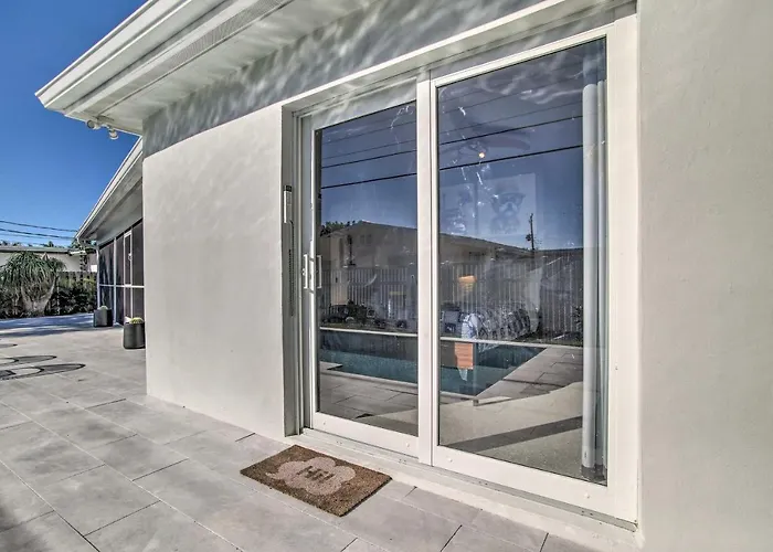 1 Mi To Deerfield Beach: Stylish Studio W/ Pool!