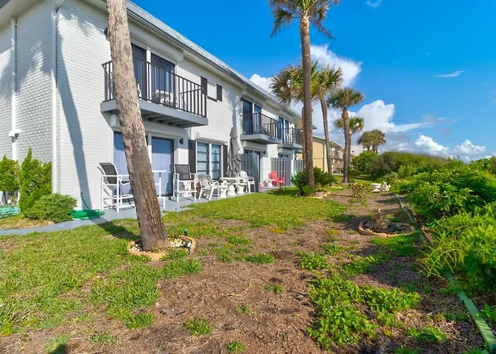Green Palms Oceanfront 2 Bed Townhouse