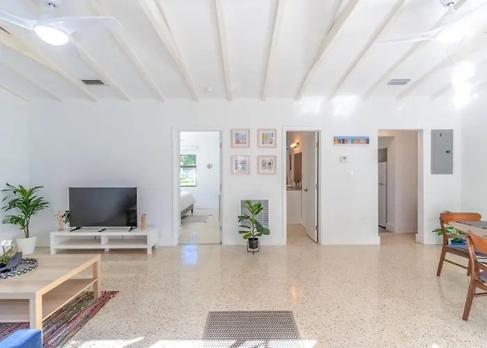 Renovated Apts With Kitchen, Fast Wifi, Smart Tv, Roku & Pool Onsite 4 Mi To Surfside Beach