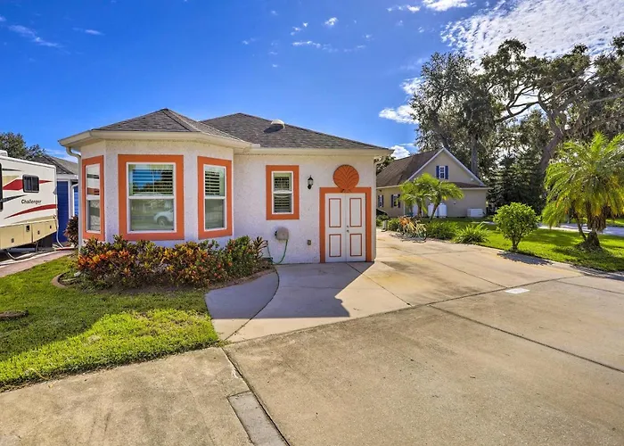 'The Shell House' In Titusville: Pool, Golf Access