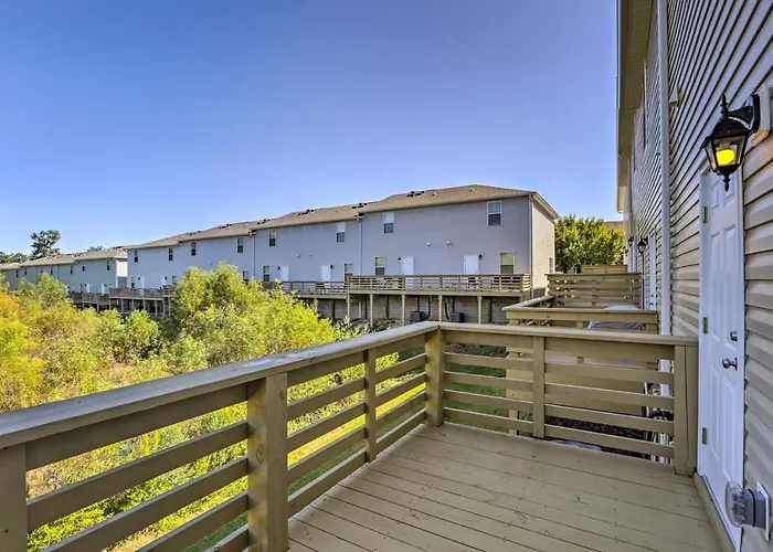Airy Tallahassee Condo ~ 5 Mi To Downtown!