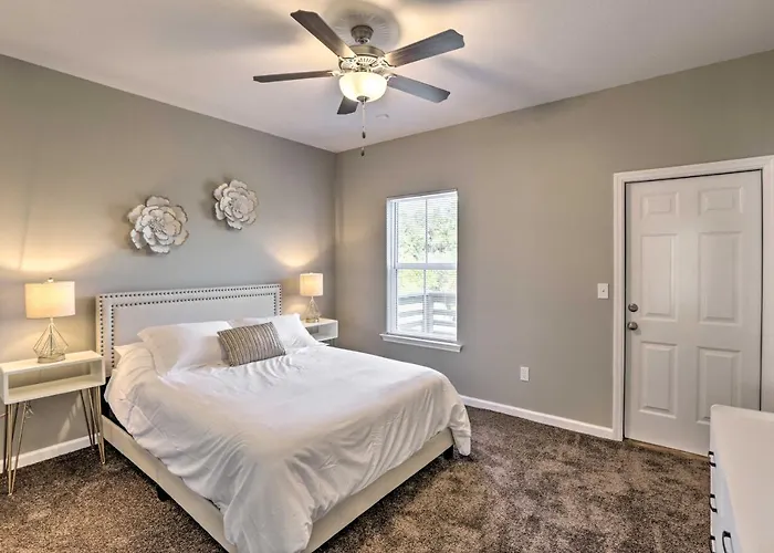 Airy Tallahassee Condo ~ 5 Mi To Downtown!