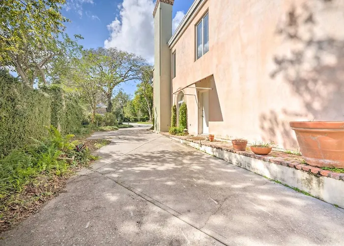 Lanai & Pool: Elegant Villa In Winter Haven!