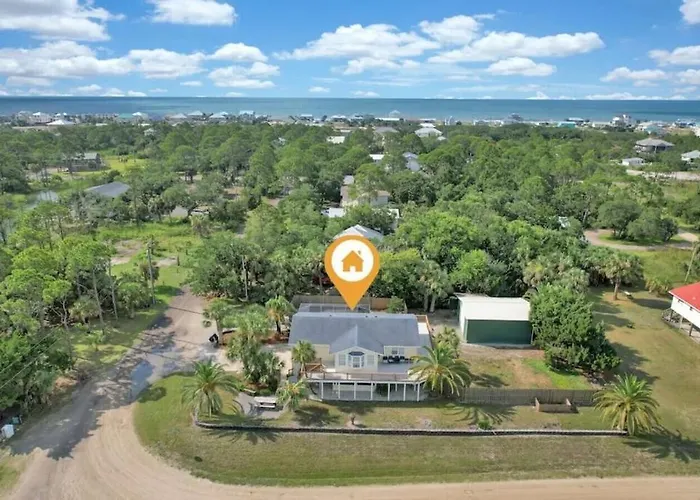 Pet-Friendly Bay View Home W Screened Pool Near Lighthouse