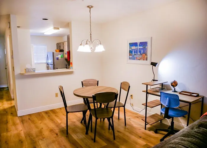 Spacious Townhome Ocala, Central Location, Newly Renovated, Pets Welcome