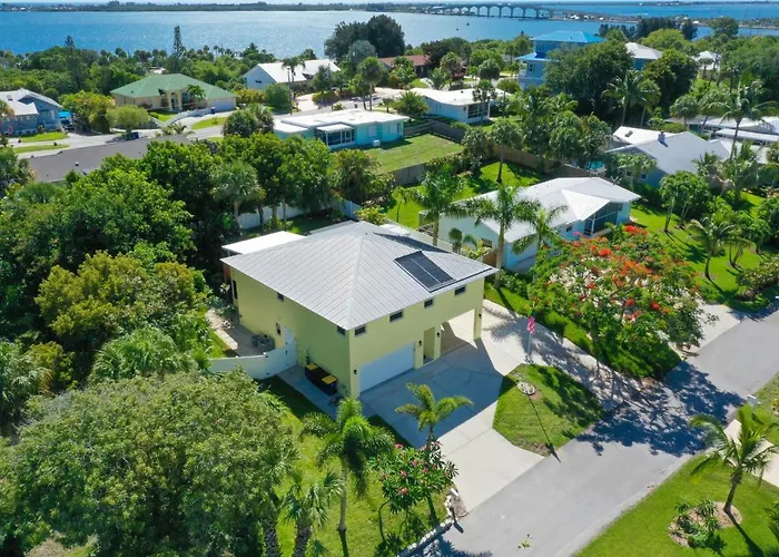 Jensen Beach Pool Home W/ Guest Suite