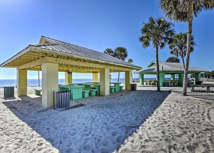 Keaton Beach Escape W/ Hot Tub < 2 Mi To Shore