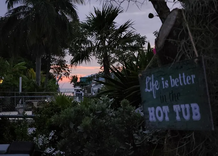 The Butterfly Cottage - Certified Butterfly Sanctuary - Ocean View Hot Tub - Authentic Keys Charm