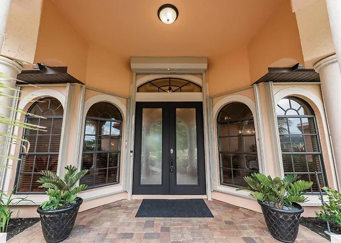 Gulf Access Sleeps 8 - Villa Tropicana - Roelens Vacations