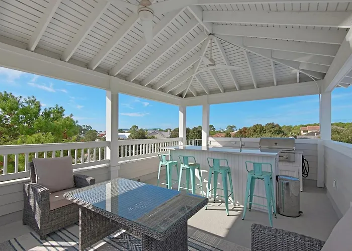 Golf Cart, 3 King Beds, Covered Rooftop Area, Half Mile To Beach!