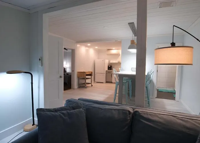 Beachpoint Cottages