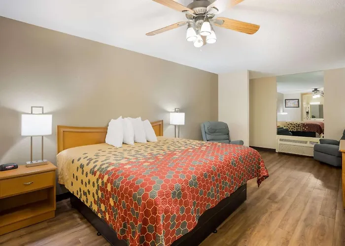 Econo Lodge Live Oak