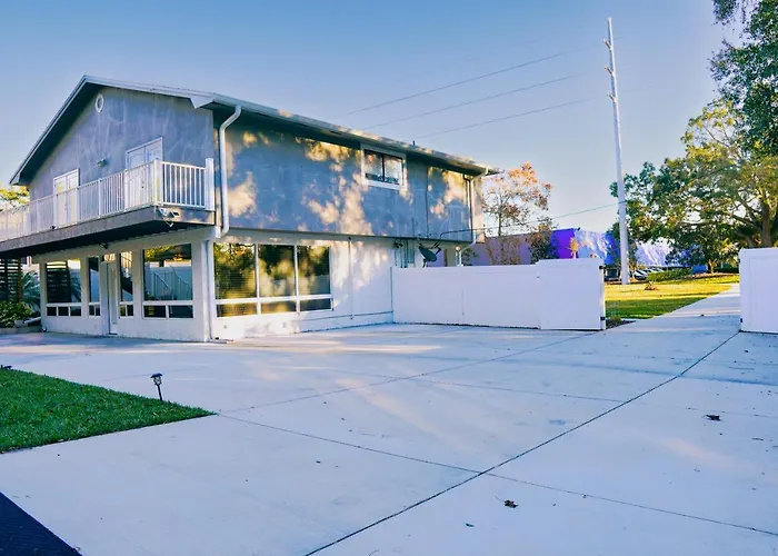 281 W Citrus