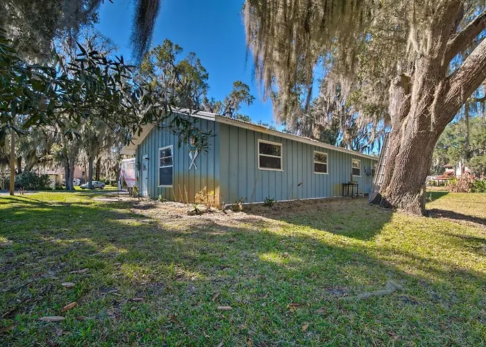 Waterfront Studio W/ Dock Access In Inglis!