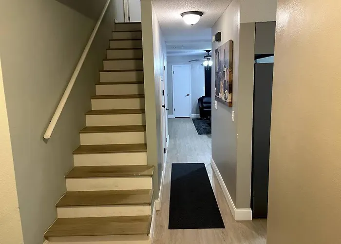 Modern 2 Bedroom Townhome Minutes From The Beach!!