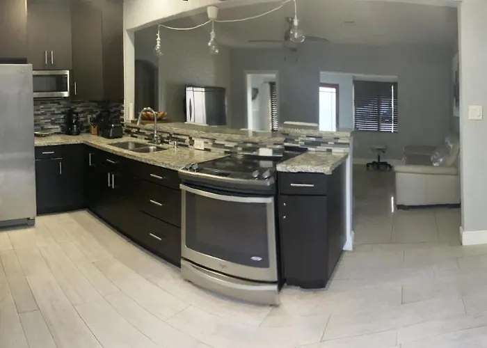 3 Bedroom Villa In Hollywood Beach