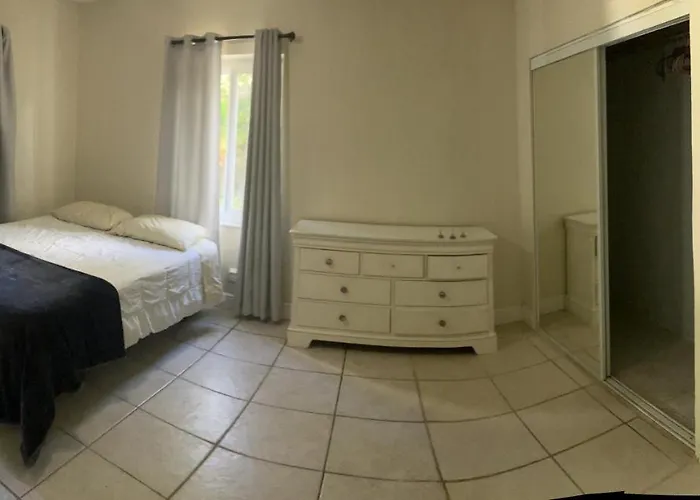 3 Bedroom Villa In Hollywood Beach