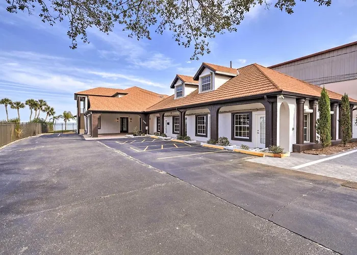 Riverfront Titusville Home W/ Pool + Pickleball!