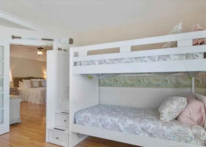 Grande Canal - Captivating 3 Bedroom Retreat