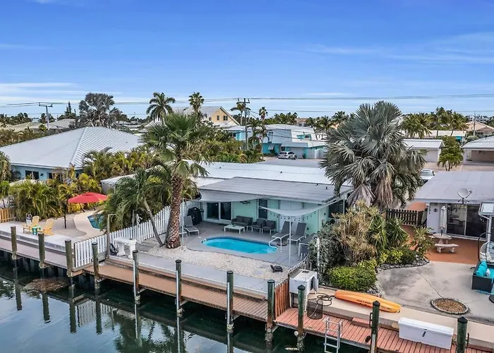 Villa Bella Newly Remodeled With Private Dock And Pool & Cabana Club Access - 7 Night Minimum Stay