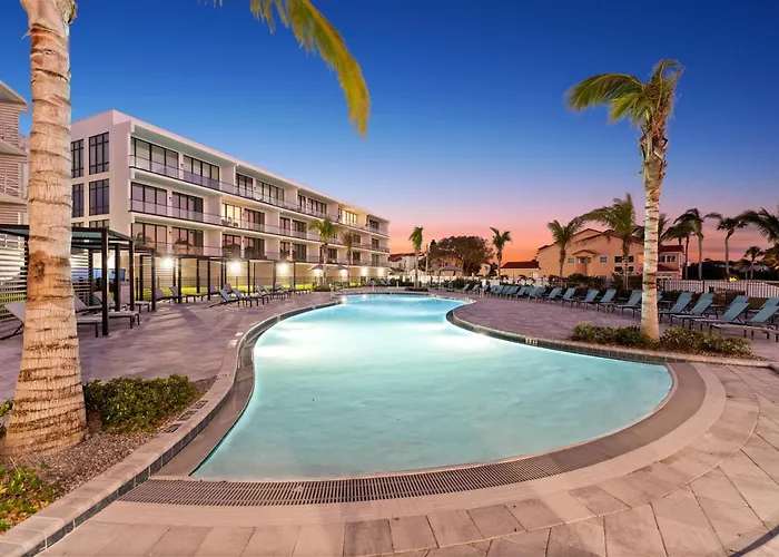 Harbor Island Beach Club, Homes By Villatel