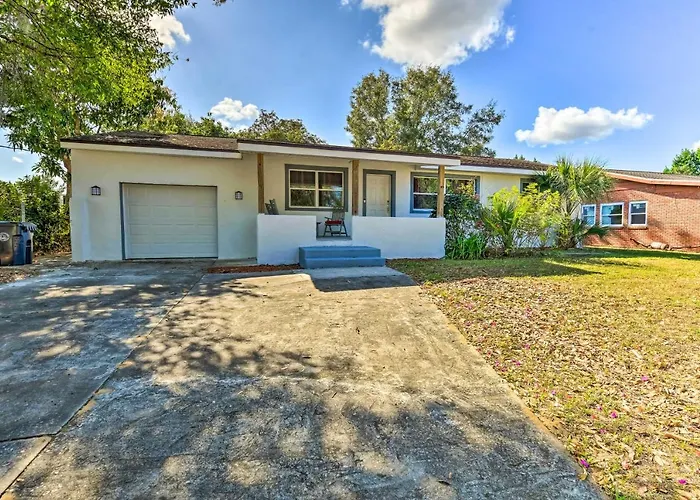 Bright, Pet-Friendly Retreat In Avon Park!