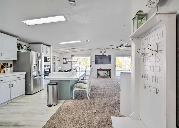 Boat Dock & Porch: Riverfront Retreat In Homosassa