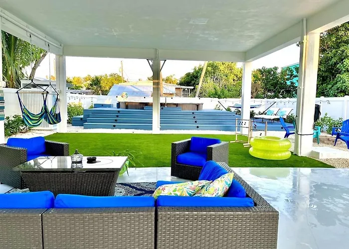 Casa Blue Flamingo - In The Florida Keys - Minutes From The Beach