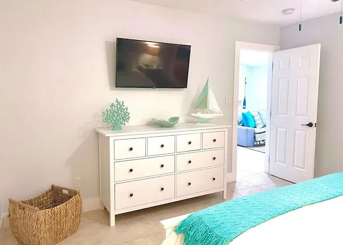 Casa Blue Flamingo - In The Florida Keys - Minutes From The Beach