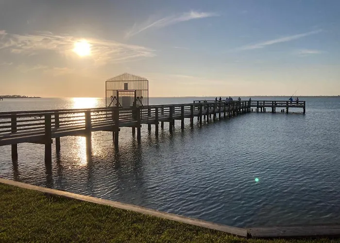 Sunset Harbor Palms 1-205 Great Fall And Winter Rates, Fishing Pier