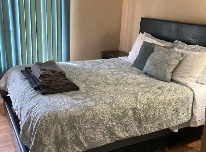 Irises House - Private Room In Home