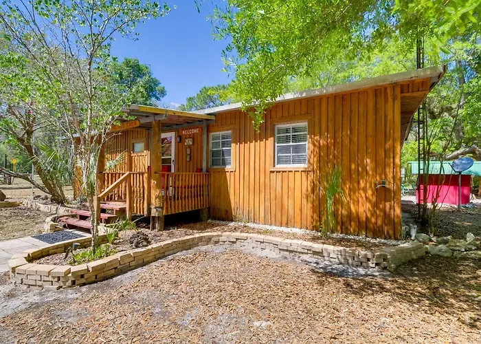 Fire Pit & Boat Dock: Peaceful Dunnellon Cabin!