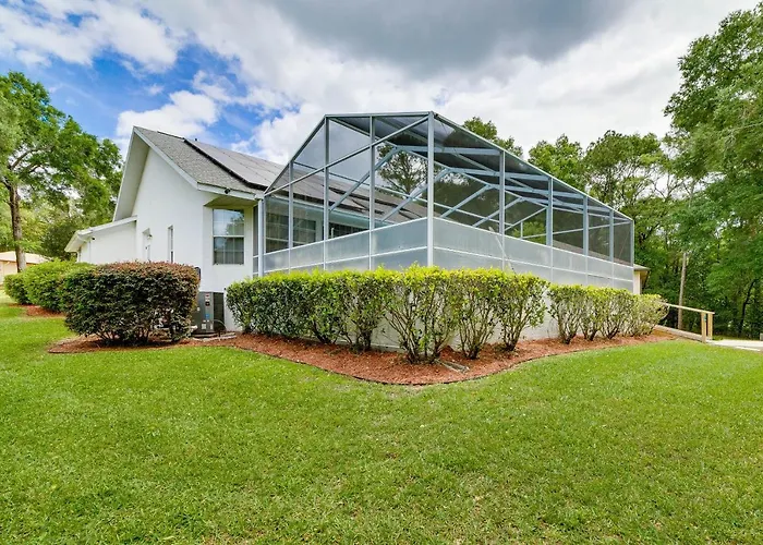 Lanai & Grill: Sunny Home Near Rainbow Springs!